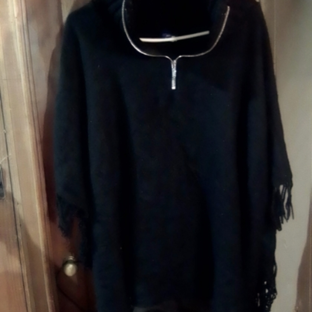 Poncho apt 9